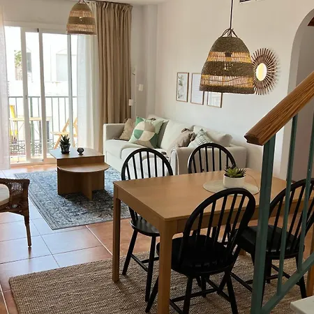 Torrecilla Penthouse With Private Roof Terrace In Central Nerja Close To The Sea Zewnętrze zdjęcie