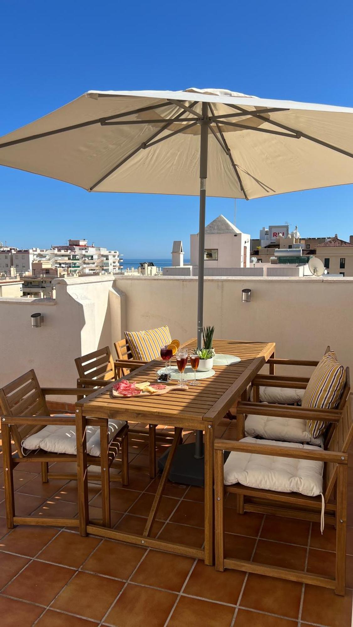 Torrecilla Penthouse With Private Roof Terrace In Close To The Sea Apartament Nerja